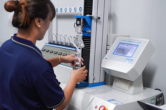 Kiểm tra cho ăn nguyên liệu thô